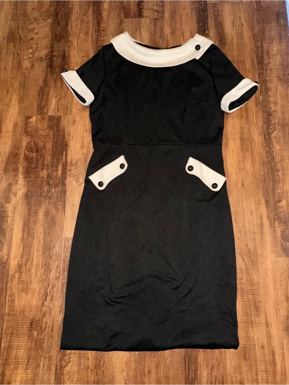 Lindy Bop Classic Black and White Short Sleeve Shift Dress